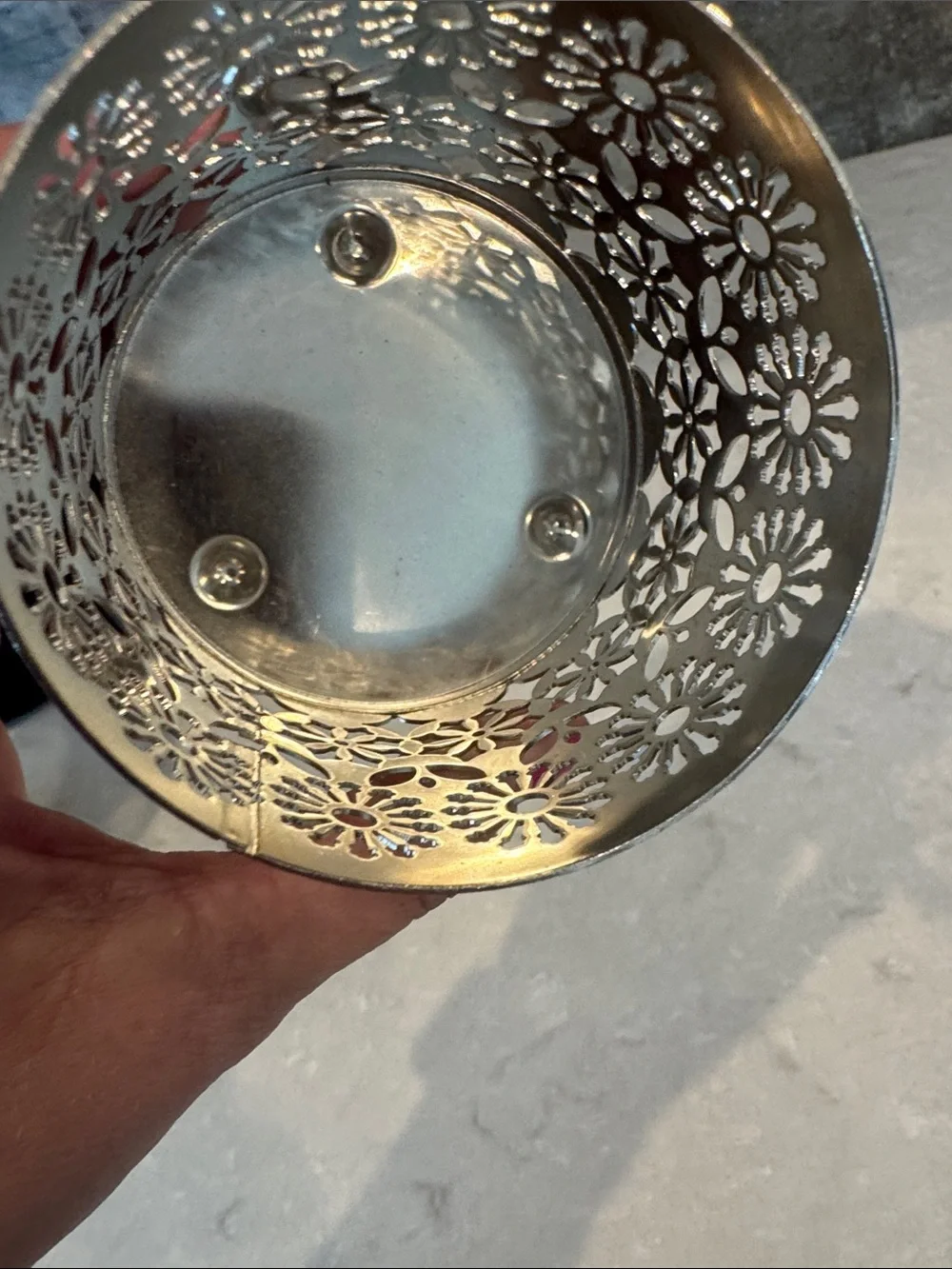 Bath & Body Works single wi in candle holder -Silver Floral Cutout Design
